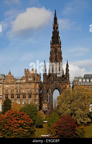 Laub Herbstfärbung, Princes Street Gardens East, Edinburgh Schottland Stockfoto