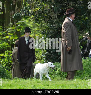 Gegossene Mitglieder film Szenen für die neue Serie von Downton Abbey Bampton mit: Michelle Dockrey, Hugh Bonneville Where: Bampton, Vereinigtes Königreich: 24. April 2014 Stockfoto