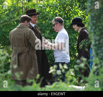 Gegossene Mitglieder film Szenen für die neue Serie von Downton Abbey Bampton mit: Hugh Bonneville, Alan Leech, Michelle Dockrey Where: Bampton, Vereinigtes Königreich: 24. April 2014 Stockfoto