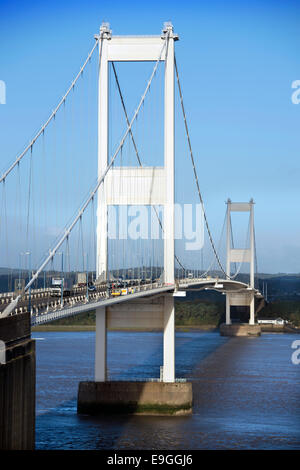 Die erste Severn-Brücke (eröffnet 1966) angesehen, von der nördlichen Seite der Bank bei Aust UK Englisch (Ost) Stockfoto