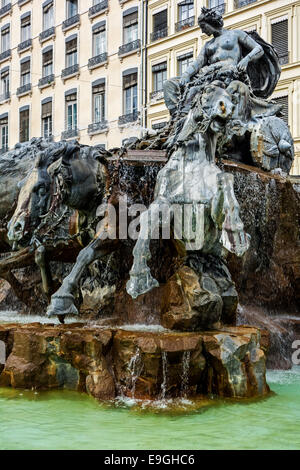 La Fontaine Bartholdi auf der Place des Terreaux in der Stadt Lyon, Rhone-Alpes, Frankreich Stockfoto