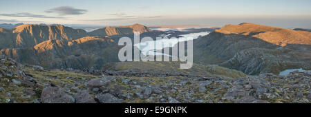 Blick von Nord West Ridge von A' Mhaighdean, Fisherfield Wald, Schottisches Hochland, Schottland Stockfoto