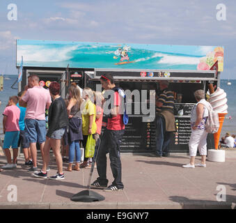 Eis Kiosk am Swanage Strand Dorset Sommer 2014 Stockfoto