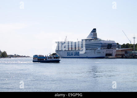 MS Silja Serenade, eine Kreuzfahrt ferry im Besitz von Reederei Tallink Gruppe, im Hafen von Helsinki, Helsinki, Finnland Stockfoto