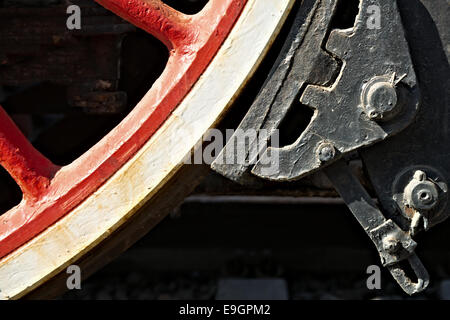 Detailansicht von Dampf Lok Räder, Laufwerke, Stangen, Links und andere mechanische Details. Bremssystem Stockfoto