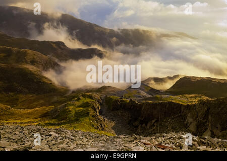 Temperaturinversion gesehen von Coniston Greis, Lake District, Cumbria, UK Stockfoto