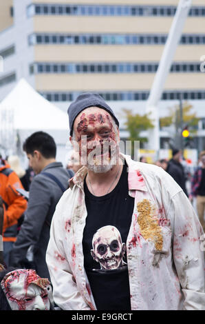 Montreal Zombie Walk. Ein Zombie Spaziergang ist eine öffentliche Veranstaltung, wo Teilnehmer Spaziergang als Zombies verkleidet Stockfoto