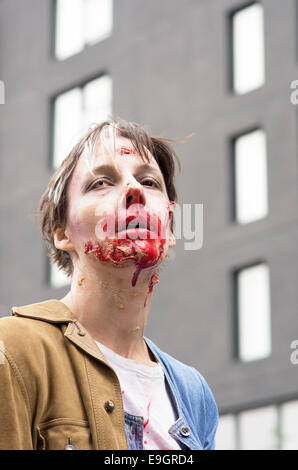 Montreal Zombie Walk. Ein Zombie Spaziergang ist eine öffentliche Veranstaltung, wo Teilnehmer Spaziergang als Zombies verkleidet Stockfoto