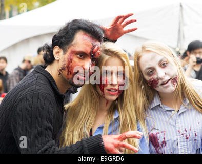 Montreal Zombie Walk. Ein Zombie Spaziergang ist eine öffentliche Veranstaltung, wo Teilnehmer Spaziergang als Zombies verkleidet Stockfoto