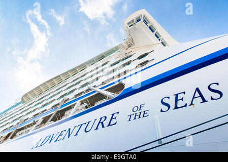 Royal Caribbean International Kreuzfahrtschiff Adventure Of The Seas in Gibraltar Stockfoto