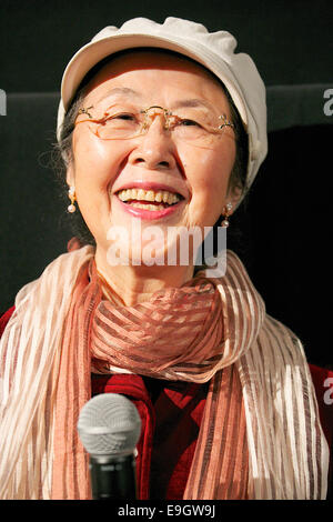 Keiko Tokunou, 27. Oktober 2014: Tokio, Japan: Schauspielerin Keiko Tokunou spricht die Zielgruppe während der Bühne Gruß des Films "Ecotherapy Wochenende Urlaub" an TOHO Kinos in Roppongi am 27. Oktober 2014, Tokio, Japan. Der 27. Tokyo International Film Festival ist eines der größten Filmfestival in Asien und läuft vom 23. Oktober bis 31. Bildnachweis: Aflo Co. Ltd./Alamy Live-Nachrichten Stockfoto