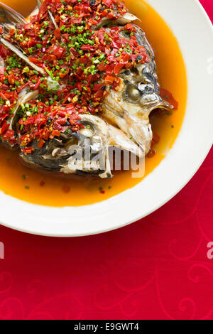 Chinesische Küche Chili Fischkopf Stockfoto