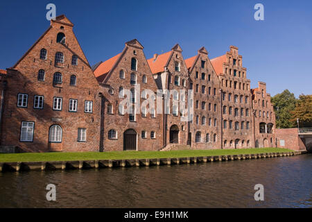 Salzspeicher, historische Salz Lagerhallen auf der oberen Trave in Lübeck, Lübeck, Schleswig-Holstein, Deutschland Stockfoto