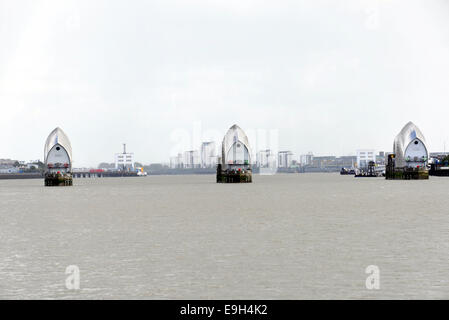 Toren der Thames Barrier in der normalen Offenstellung flood Schutz, Themse, London, Großraum London, England Stockfoto