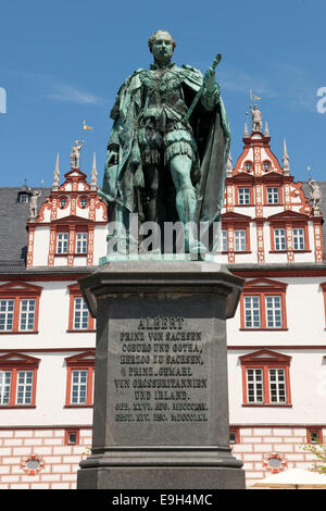 Prinz Albert Memorial, Gedenkstätte für Albert von Sachsen-Coburg und Gotha, vor dem Rathaus Stadthaus Coburg, Coburg Stockfoto