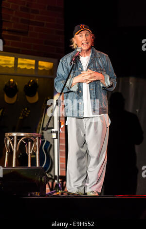 Der deutsche Komiker Leben Otto Waalkes durchführen in der Stadthalle Festival Hall, Sursee, Kanton Luzern, Schweiz Stockfoto