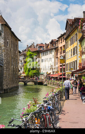 Annecy, Haute-Savoie, Frankreich, Europa - Straße in der Altstadt Stockfoto
