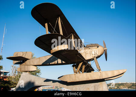 Denkmal, Santa Cruz Wasserflugzeug von der ersten erfolgreichen Südatlantik-Kreuzung von Sacadura Cabral und Gago Coutinho, 1922, Belém Stockfoto