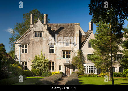 Großbritannien, England, Wiltshire, Avebury Manor House und kleinen Vorgarten Stockfoto