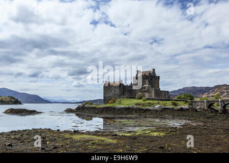 Eilean Donan Castle am Loch Duich, Dornie, Highlands, Schottland, Vereinigtes Königreich Stockfoto