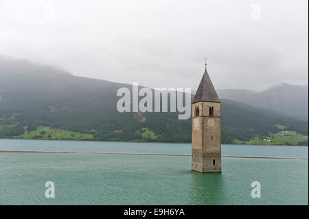 Kirchturm im Reschensee See, Graun Im Vinschgau, Provinz Südtirol, Trentino-Alto Adige, Italien Stockfoto