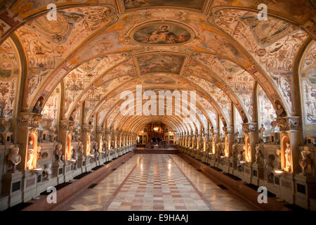 Statuen in der Renaissance Antiquarium oder Hall of Antiquities in der Münchner Residenz, München, obere Bayern, Bayern, Deutschland Stockfoto