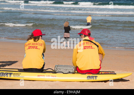 Surfen Sie lebensrettende Club freiwilligen Rettungsschwimmer auf Süßwasserstrand, Sydney, new-South.Wales, Australien Stockfoto