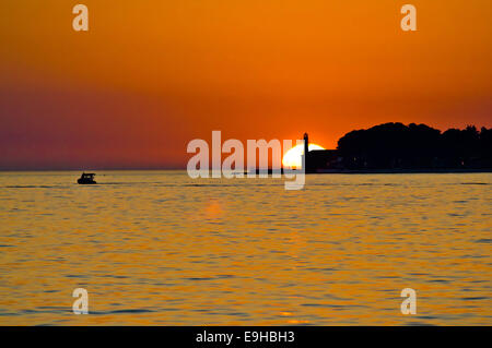 Leuchtturm in Zadar epische Sonnenuntergang Stockfoto