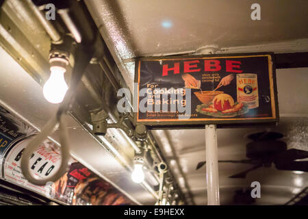 Vintage Werbung hilft Ihnen wieder u-Bahn Zeitreise Stockfoto