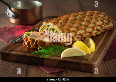 Lachs Coulibiac. Saumon En Croûte Koulibiac. Stockfoto