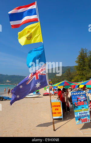 Internationale Fahnen am Patong Beach, Phuket, Thailand Stockfoto