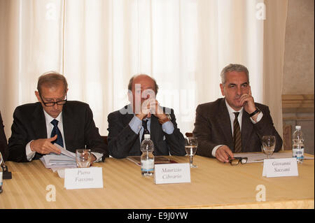 Turin, Italien. 28. Oktober 2014. Präsentation der Ausstellung "Leonardo und die Schätze des Königs," bei der Einweihung, die im Palazzo weiteren stattfand, nahmen die Bürgermeister der Stadt Turin Piero Fassino, Giovanni Saccani Direktor der königlichen Bibliothek von Turin, Maurizio Cibrario Präsident der Consulta von Turin Mario Turetta Regionaldirektorin für kulturellen Erbes und der Landschaft des Piemont, Marco Mezzalama Compagnia di San Paolo , Fondazione CRT Anna Chiara Invernizzi und Marcella Gaspardone, Marketing Director von Turismo Torino. Bildnachweis: Wirklich einfach Star/Alamy Live Ne Stockfoto