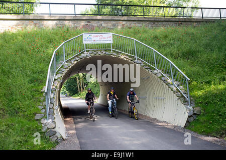 Balkantrasse Radweg auf einer stillgelegten Eisenbahnlinie gebaut Stockfoto