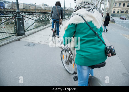 Stadtansichten von Paris durch das Tageslicht am Valentinstag Stockfoto