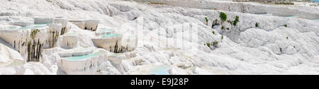 Travertin-Pools und Terrassen in Pamukkale, Türkei Stockfoto