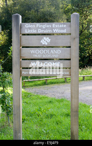 Willkommen Sie Schild zu wenig Druim Holz, Glen Finglas, Trossachs, Stirlingshire, Schottland, UK Stockfoto