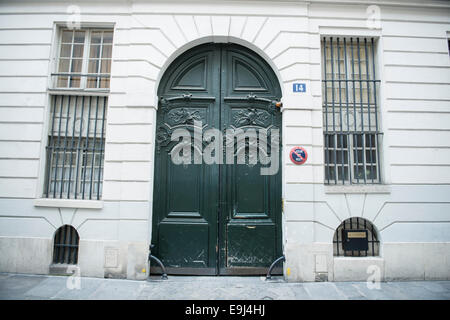 Einzigartige und dekorativen Türen der französischen Stadt der Liebe Paris Stockfoto