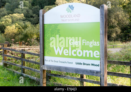 Willkommen Sie Schild zu wenig Druim Holz, Glen Finglas, Trossachs, Stirlingshire, Schottland, UK Stockfoto