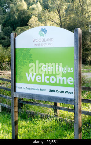 Willkommen Sie Schild zu wenig Druim Holz, Glen Finglas, Trossachs, Stirlingshire, Schottland, UK Stockfoto