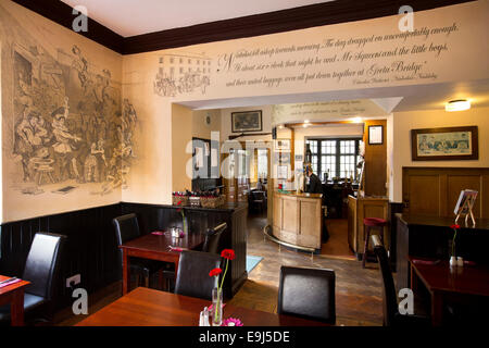 UK, County Durham, Greta Bridge, das Morritt Arms Hotel, Dickens Bistro, 2012 Wandbild von Stuart Short Stockfoto