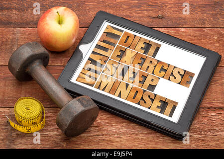 Ernährung, Schlaf, Bewegung und Haltung - Vitalität-Konzept - abstrakt in Vintage Buchdruck Holzart auf eine digitale Tafel Stockfoto