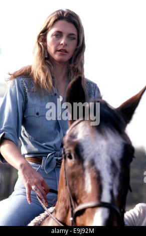 Schauspielerin Lindsay Wagner auf dem Pferderücken ca. 70er Jahre Stockfoto