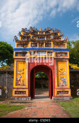 Eingang der Zitadelle, Hue, Vietnam. UNESCO-Weltkulturerbe. Stockfoto