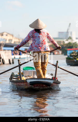 Boote in einem Hafen im Mekong-Delta, Can Tho, Vietnam Stockfoto