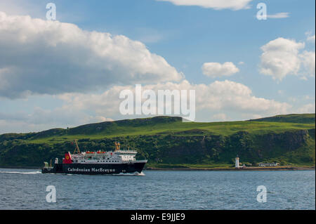 Fähre zwischen Oban auf dem schottischen Festland und Lochboisdale in den äußeren Hebriden, vorbei an der Insel Mull, Lochaline Stockfoto