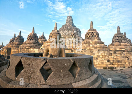 Borobudur Tempel bei Sonnenuntergang. Yogyakarta, Java, Indonesien. Stockfoto