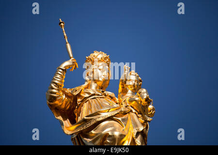 Goldene Statue der Jungfrau Maria, Mariensaeule, Mariensäule am Marienplatz Quadrat, München, Upper Bavaria, Bavaria, Germany Stockfoto