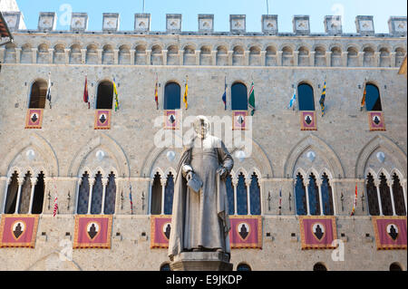 Palazzo Salimbeni, Sitz der Bank Banca Monte dei Paschi di Siena, Altstadt, Siena, Toskana, Italien Stockfoto