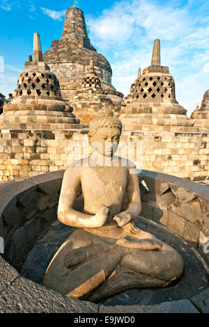 Borobudur Tempel bei Sonnenuntergang. Yogyakarta, Java, Indonesien. Stockfoto