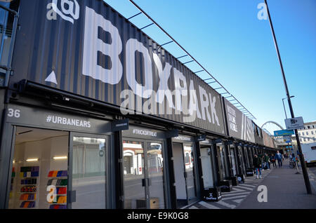 Boxpark, das Container-basierte Popup Einzelhandel Einkaufsviertel in Shoreditch, London Stockfoto